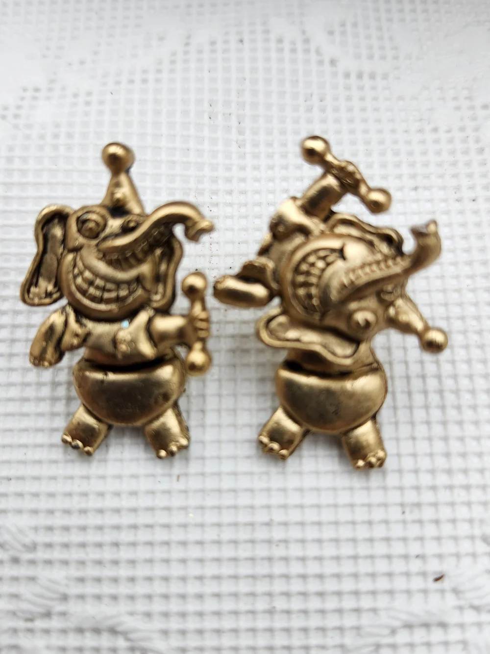 Vintage Gold Tone Elephant Clown Pierced Earrings Moving Heads  Dangle